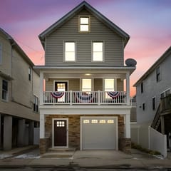 Beach Block Family House w/Garage & Decks