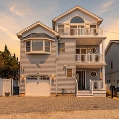 Ortley Ocean Block Home: Private Beach & Air
