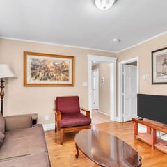 3BR Beach Cottage Near the Boardwalk