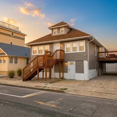 Room for Everyone! 8BR Ocean Block Beach House