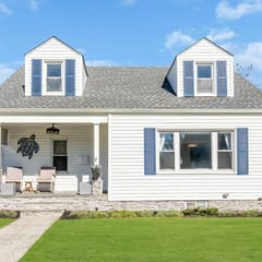 Steps to Beach - Hot Tub - Driveway Parking - 2BR