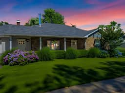 2BR -  Beach Home - Huge Yard - Walk to Beach