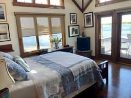 3BR Upstairs River View Condo - Beach Block - WOW!