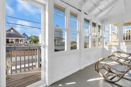 Sea Bright Cottage · Steps to Beach · Private Yard