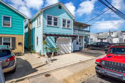 2BR 2Bath Beach block surf cottage