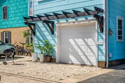 2BR 2Bath Beach block surf cottage