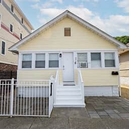 3br half a block from the beach