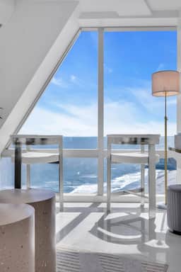 Beachfront Penthouse • Boardwalk & Ocean Views