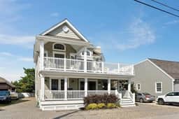 Family Fun in Avalon! - Image 5