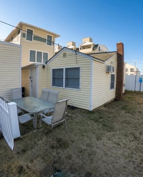 2 Bedrooms - 1 Bath