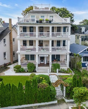 6 Bedroom - 5.5 Bath