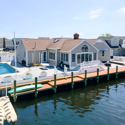 4BR Family Waterfront with Pool - Private Dock
