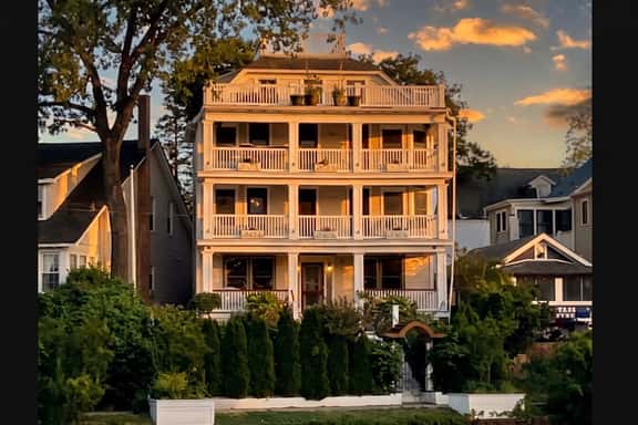 6BR Entire Lakefront Historic Home -Walk to Asbury - Image 1