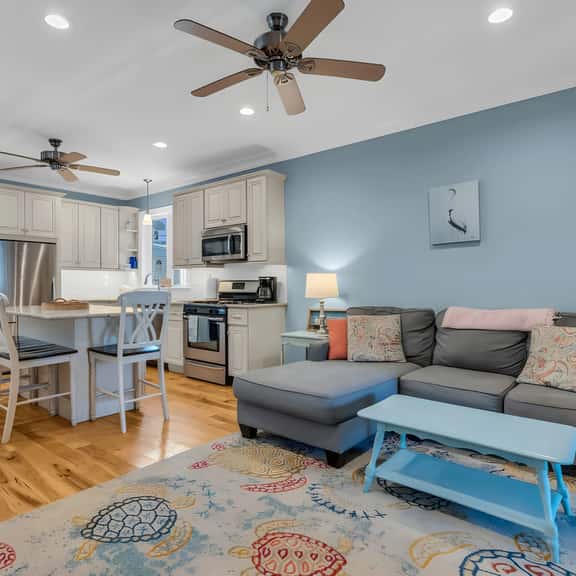 * Beautiful 2BR Apt at the Beach in Sea Bright * - Image 1