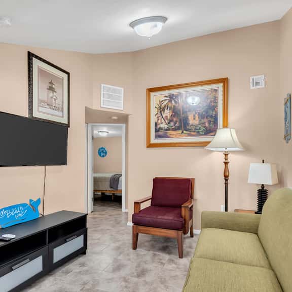 Cozy 2BR Steps from the Beach - Image 1