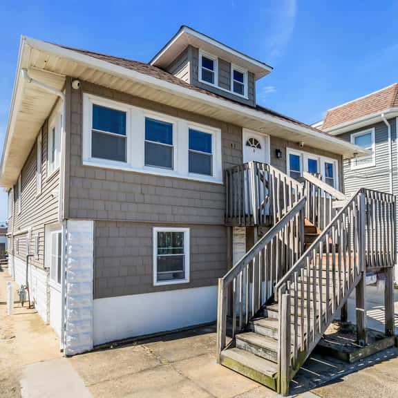 Ocean Block 4BR – Steps to Boardwalk & Beach - Image 1