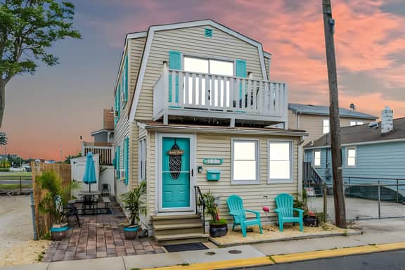 Blissful Bay House - Walk to Beach & Boardwalk