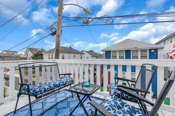 Blissful Bay House - Walk to Beach & Boardwalk