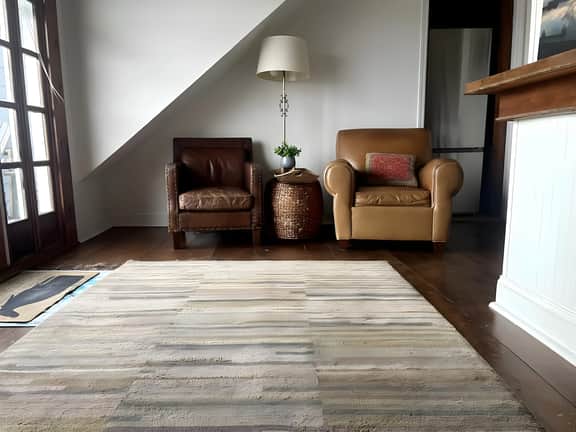 3BR Upstairs River View Condo - Beach Block - WOW!