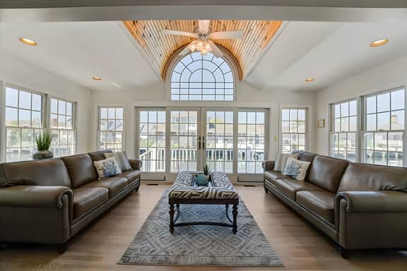 4BR Family Waterfront with Pool - Private Dock