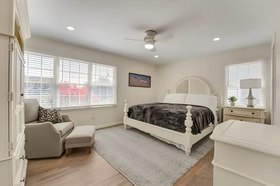 4BR Family Waterfront with Pool - Private Dock