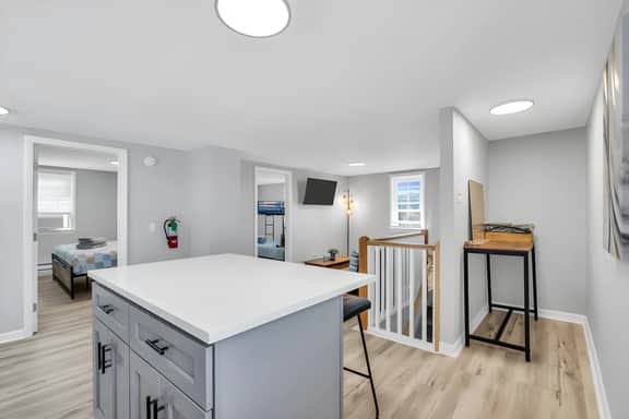 Wildwood Waves - 2BR Apt - Steps from Beach