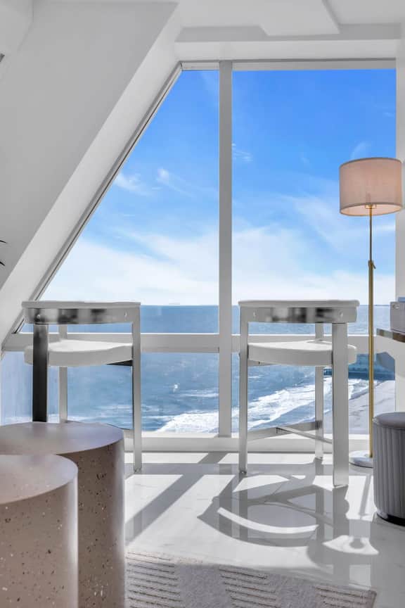 Beachfront Penthouse • Boardwalk & Ocean Views