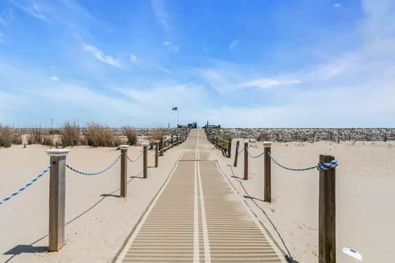 Ocean Block 3BR in Ortley – Walk to Private Beach