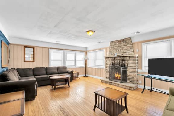 Ocean Block 4BR  – Steps to Boardwalk & Beach