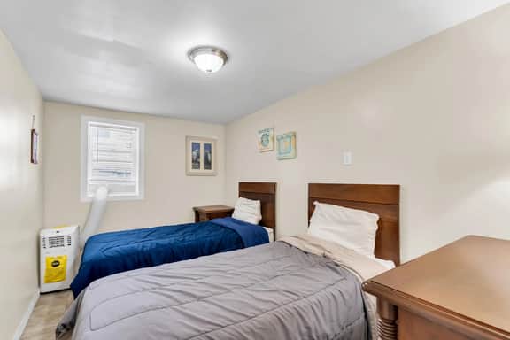 2br, Fully Renovated, Ocean Block