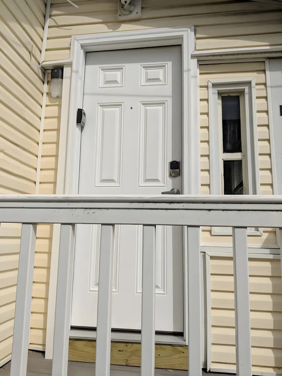 Newly Renovated One Bedroom, Steps from the Beach - 39B