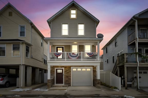 Beach St Bliss -  3BR Family House - Beach Block