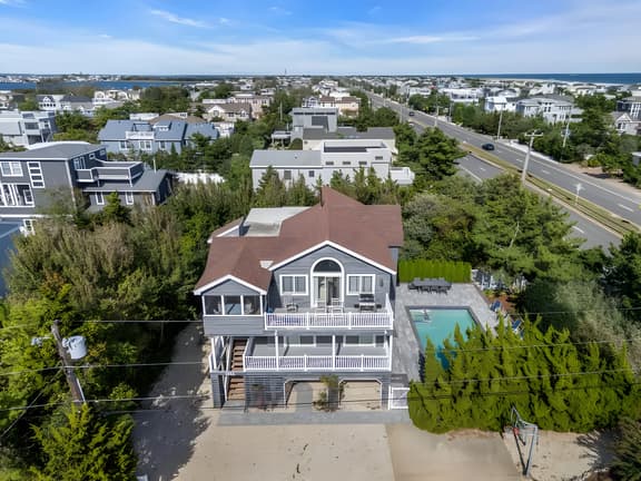 5BR Loveladies LBI Family Escape - Pool - Elevator