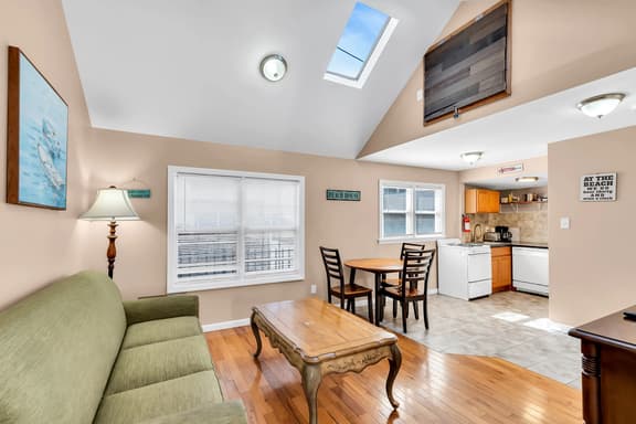 Newly Renovated One Bedroom, Steps from the Beach - 39B