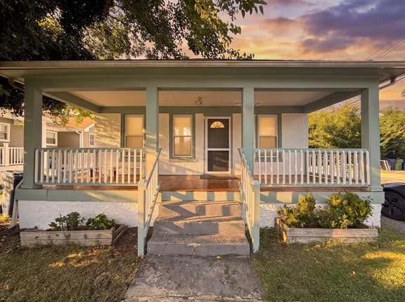 Retro Bungalow two miles from the beach - Image 1